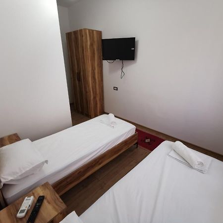 Bujtina Valgent Bed & Breakfast Berat Exterior photo
