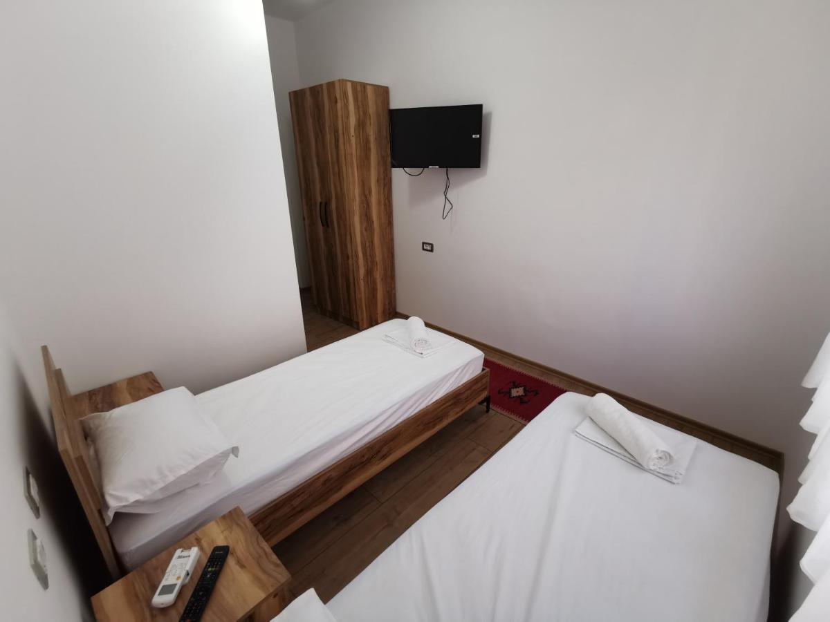 Bujtina Valgent Bed & Breakfast Berat Exterior photo