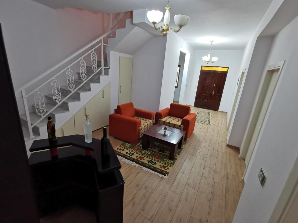 Bujtina Valgent Bed & Breakfast Berat Exterior photo