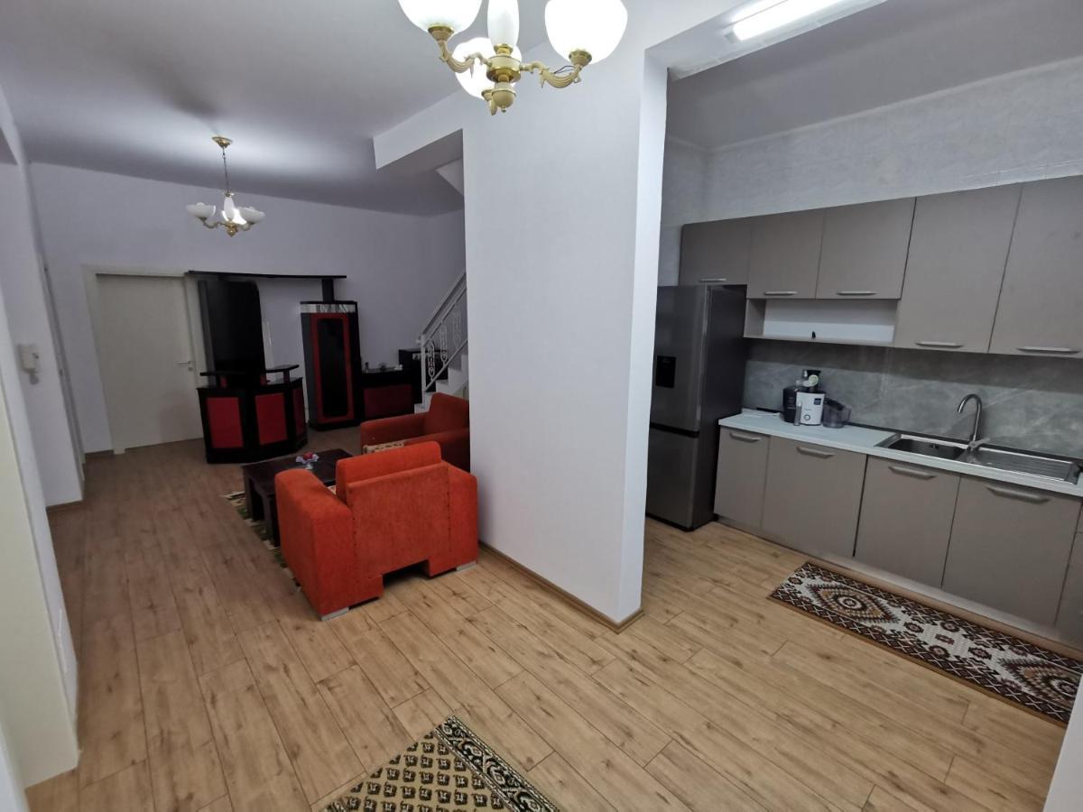 Bujtina Valgent Bed & Breakfast Berat Exterior photo