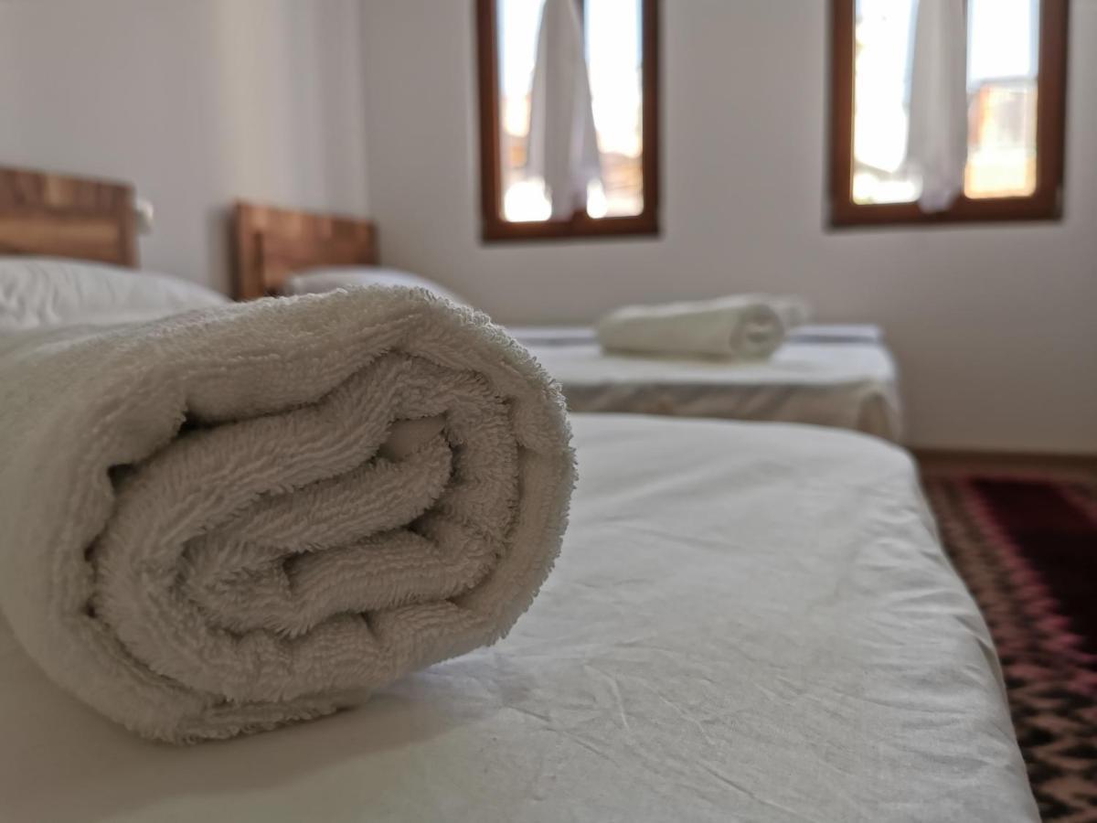Bujtina Valgent Bed & Breakfast Berat Exterior photo