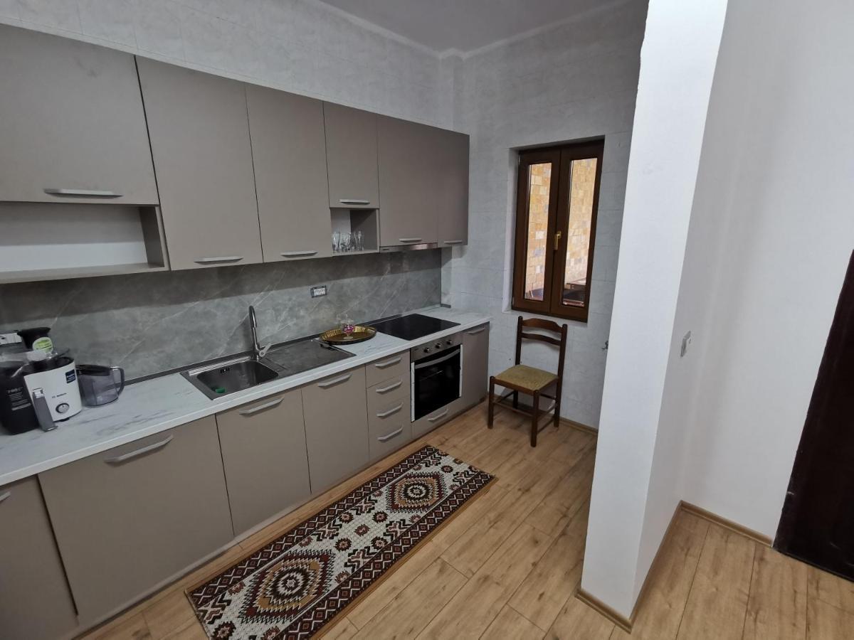 Bujtina Valgent Bed & Breakfast Berat Exterior photo