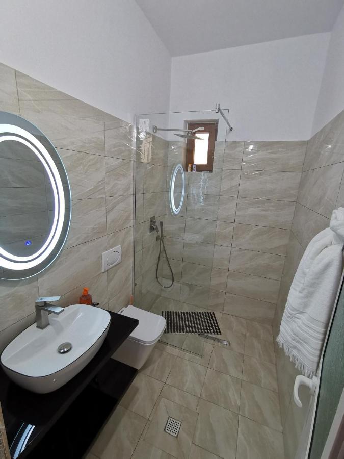 Bujtina Valgent Bed & Breakfast Berat Exterior photo