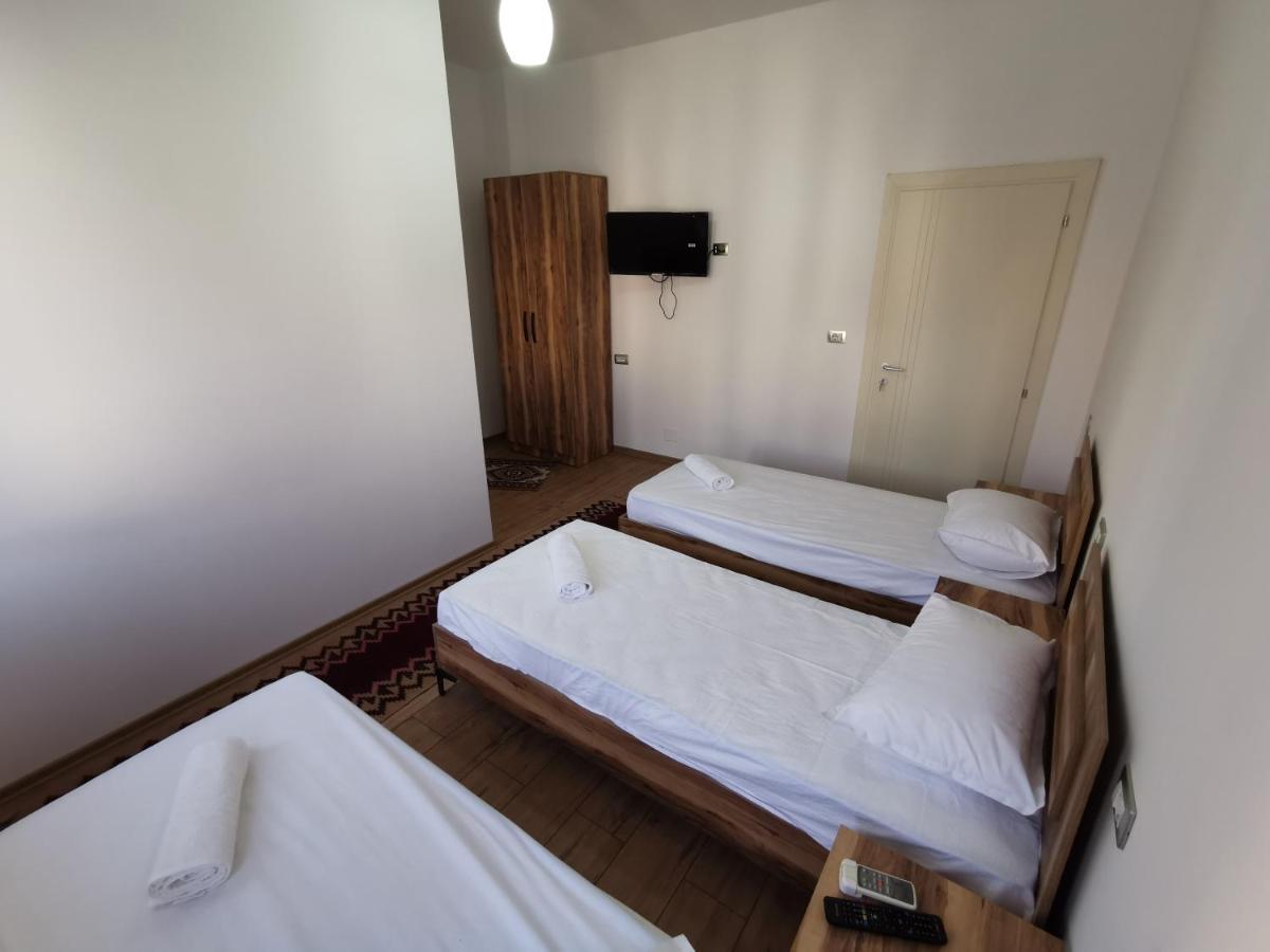 Bujtina Valgent Bed & Breakfast Berat Exterior photo
